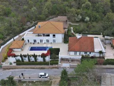 LUKSUZNA VILA U CRIKVENIČKOM ZALEĐU