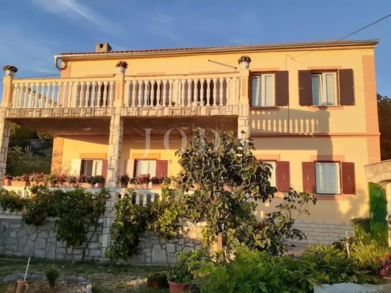 Casa con ampio giardino – 2