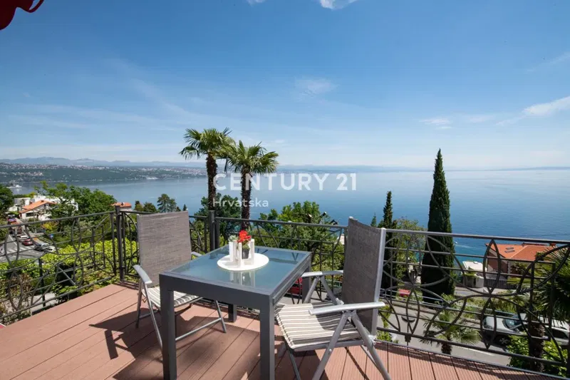 OPATIJA, Wohnung im ersten Stock mit Meerblick