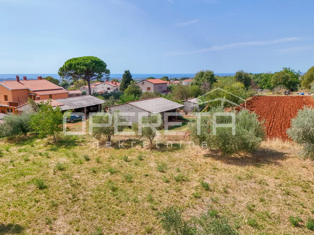 Istria, Kaštelir – terreno edificabile per 3 case con piscine