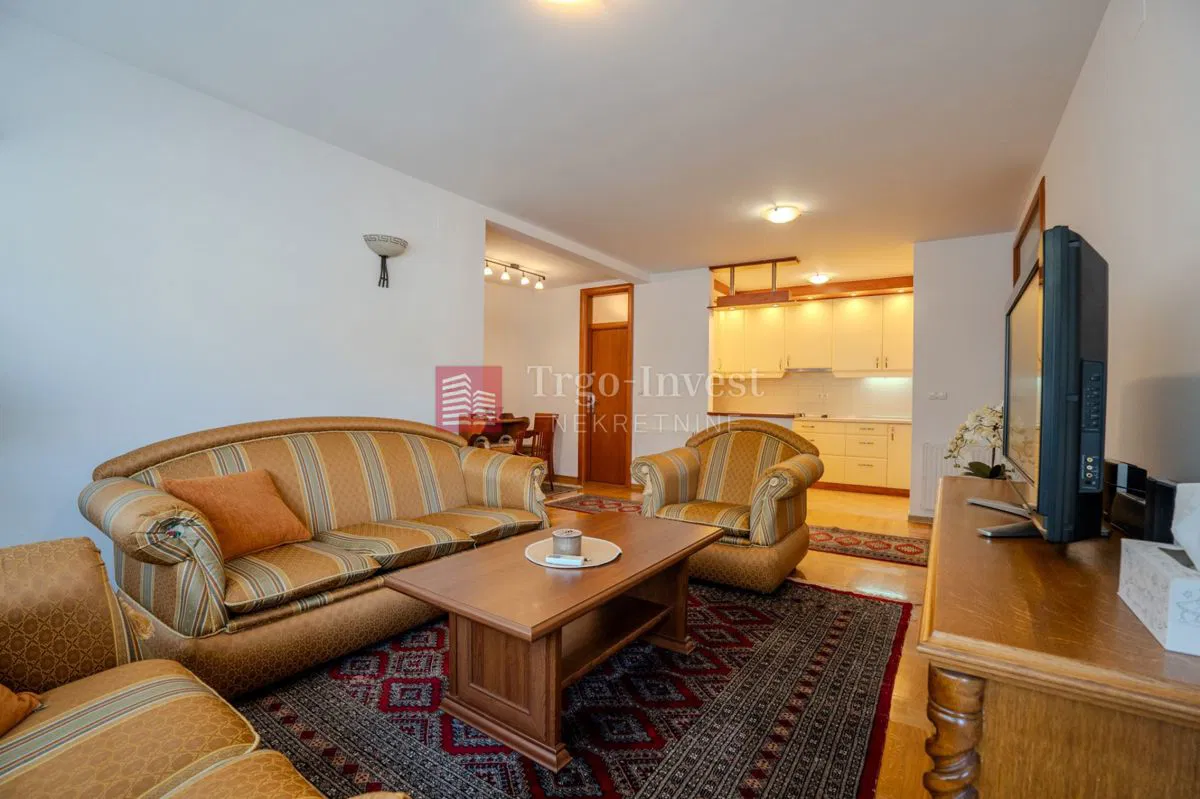 J.J. STROSSMAYERA trosoban stan 72 m² s garažom, visoko prizemlje | NAJAM