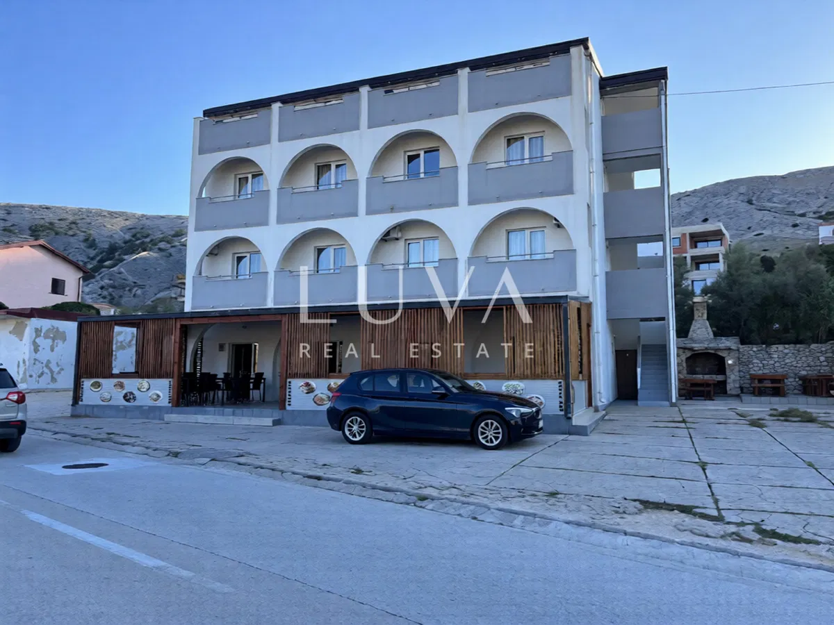 Pag-sziget, Pag, szálloda étteremmel és jól bejáratott üzlettel, 750 m²