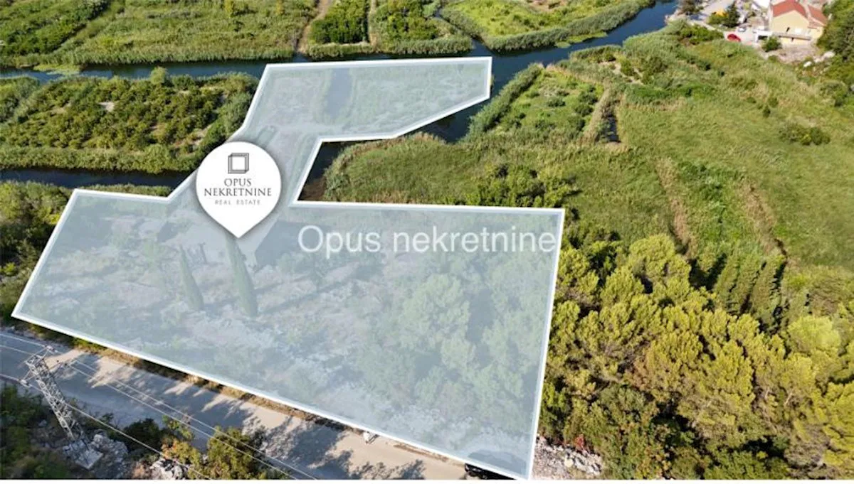 OTOK, BLACE - kuca s prostranom okucnicom i pogledom na rijeku