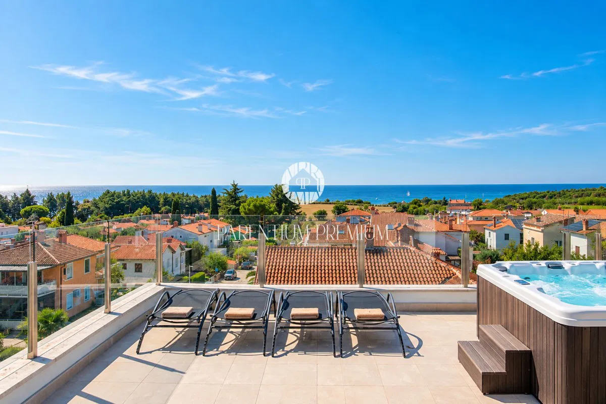 Novigrad – Penthouse z tarasem na dachu i widokiem na morze