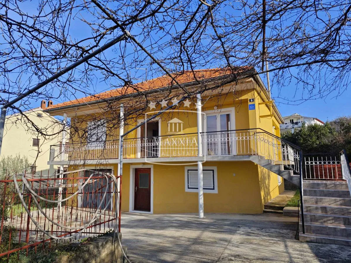 Bibinje - kuća katnica cca 150 m od mora i uređene plaže! 449.000EUR
