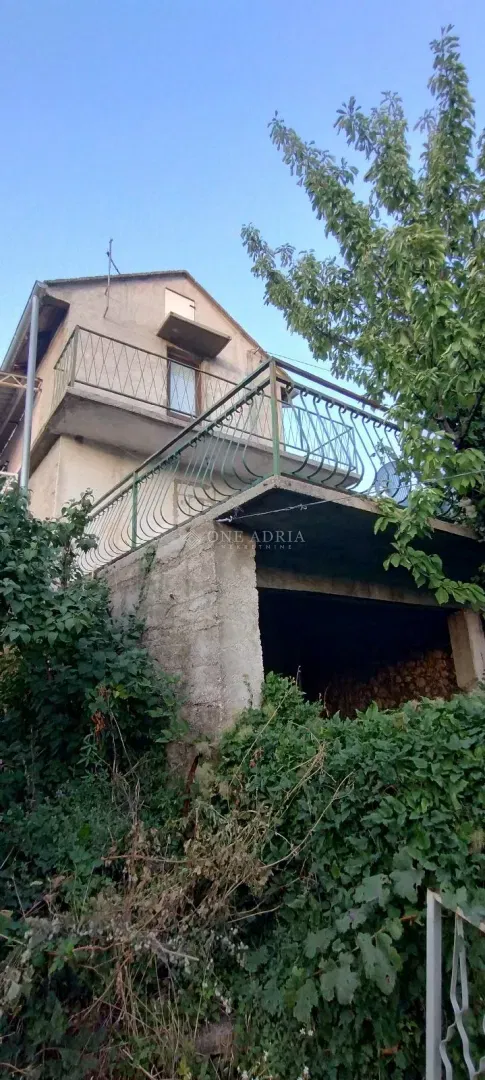 ZALEĐE CRIKVENICE, STARINA SA POGLEDOM!