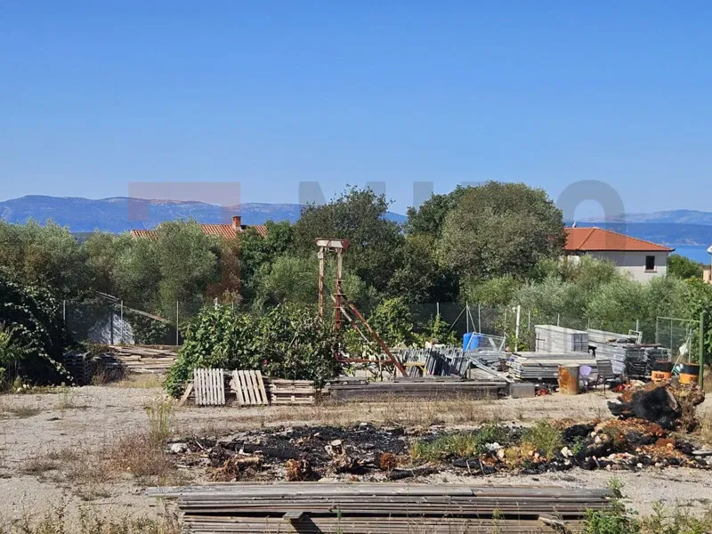 Malinska, građevinsko zemljište s građevinskom dozvolom