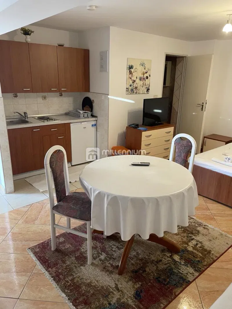 Najam, Opatija, garsonjera, 40m2, terasa