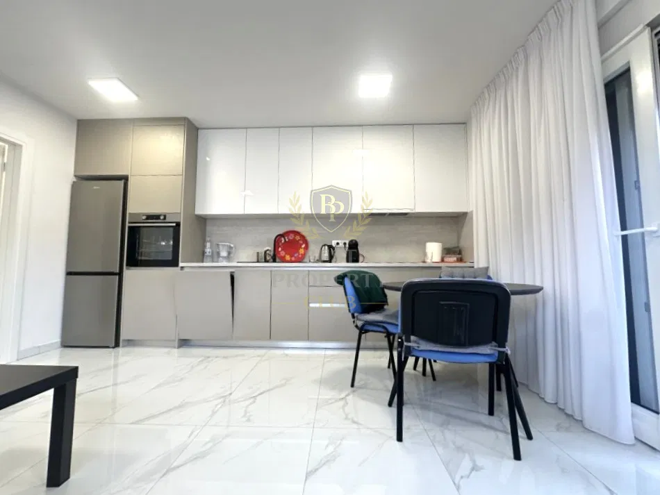 Pag, Povljana, dvosobný byt s výhľadom na more, 62 m2
