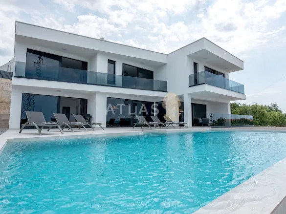 CRIKVENICA | VILLA DI LUSSO CON PISCINA