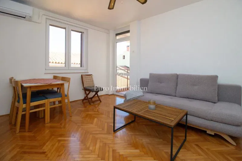 Novigrad, centro – appartamento al 2° piano, 70 m dal mare – 2