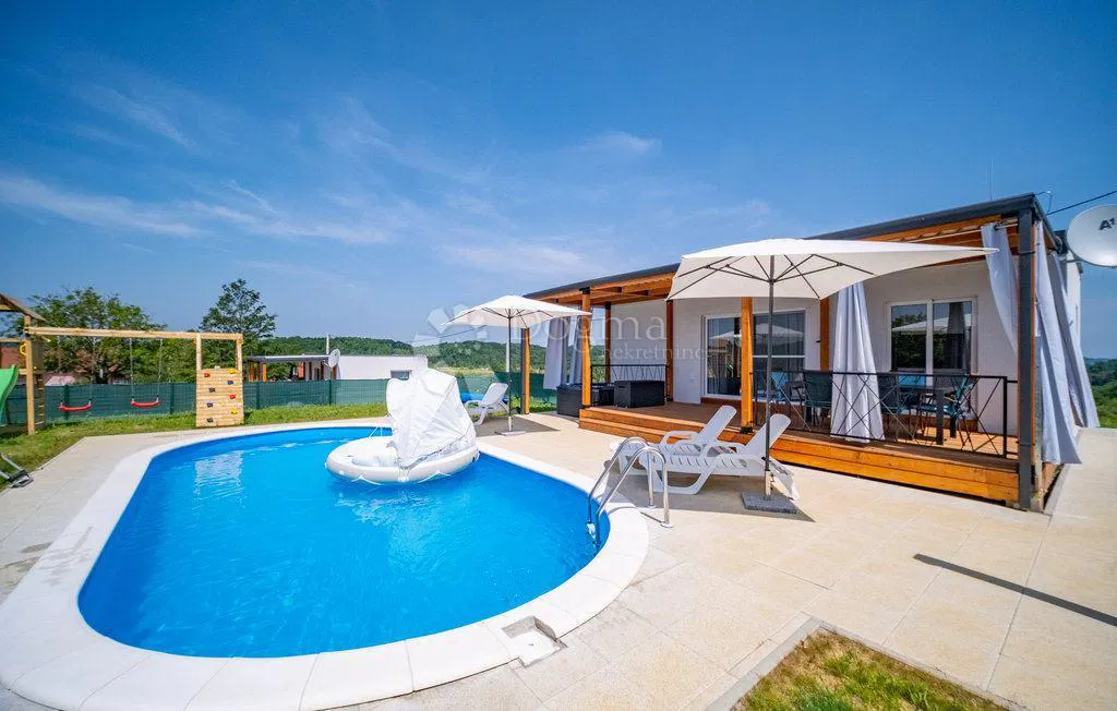 Dom Cerovački Galovići, Duga Resa, 42m2