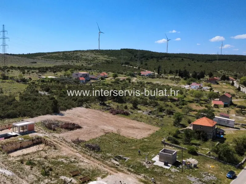 .::: Danilo – građevinsko zemljište 1.000 m2 :::.