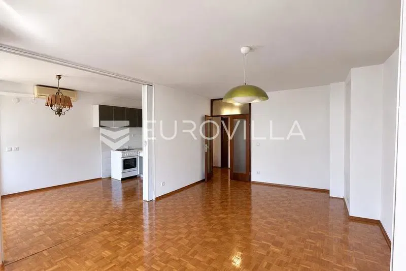 Zagreb, Rudeš, spacious two-room apartment, 61 m², storage unit and loggia. – 2