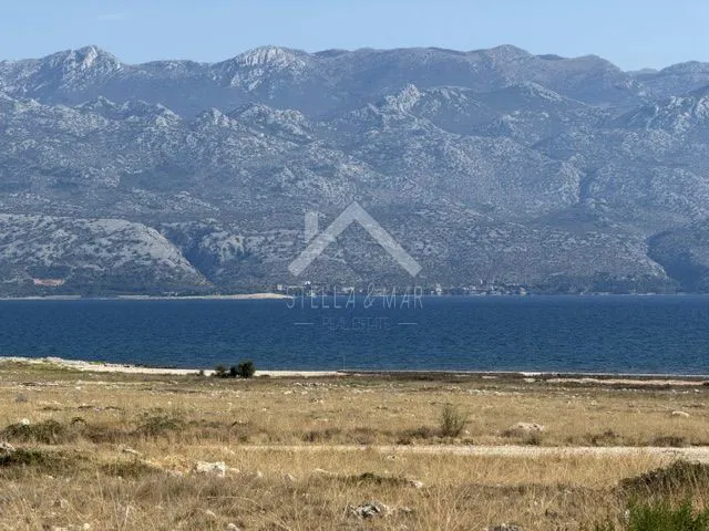 Građevinski teren Ražanac prekrasan pogled na more i velebit