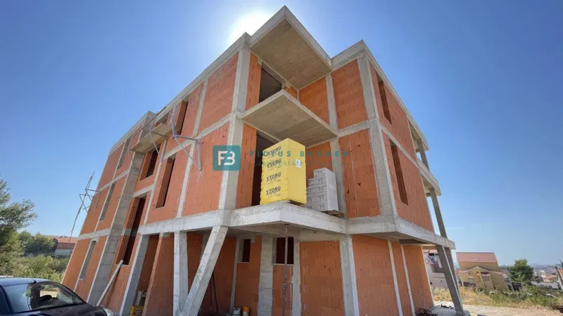 VODICE, novogradnja, 1. kat, terasa 19,40 m2, 2 spavaće sobe – 2