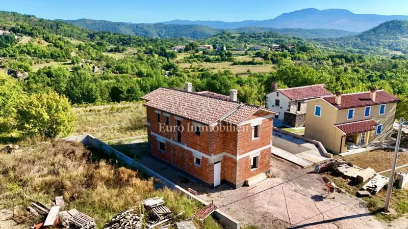Kuća s bazenom - novogradnja, Pićan