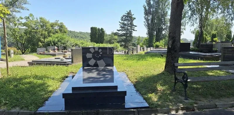 Tomba Mirogoj, Gornji Grad - Medveščak, 4m2 – 2