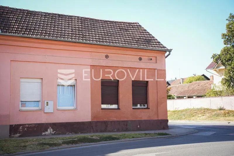 Vinkovci, Centar, kuća 96 m²