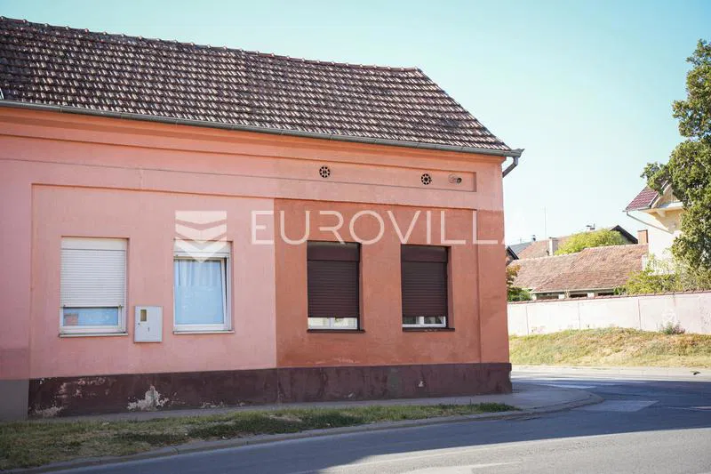 Vinkovci, Centar, kuća 96 m²