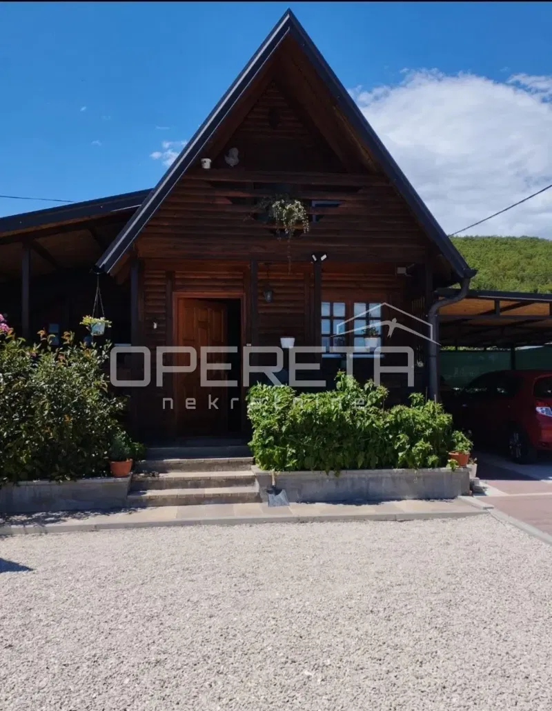 Montažna kuća 46 m² s uređenom okućnicom od 454 m² u Brnazama