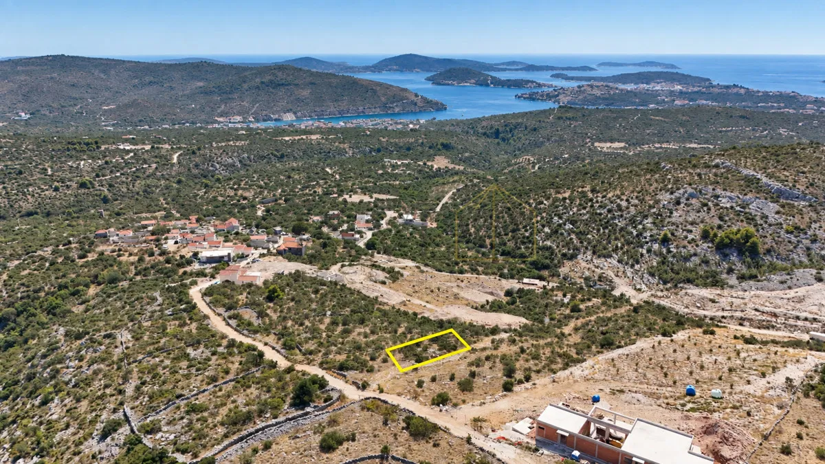 ROGOZNICA, JAREBINJAK -GRAĐEVINSKO ZEMLJIŠTE, MIRNA  LOKACIJA