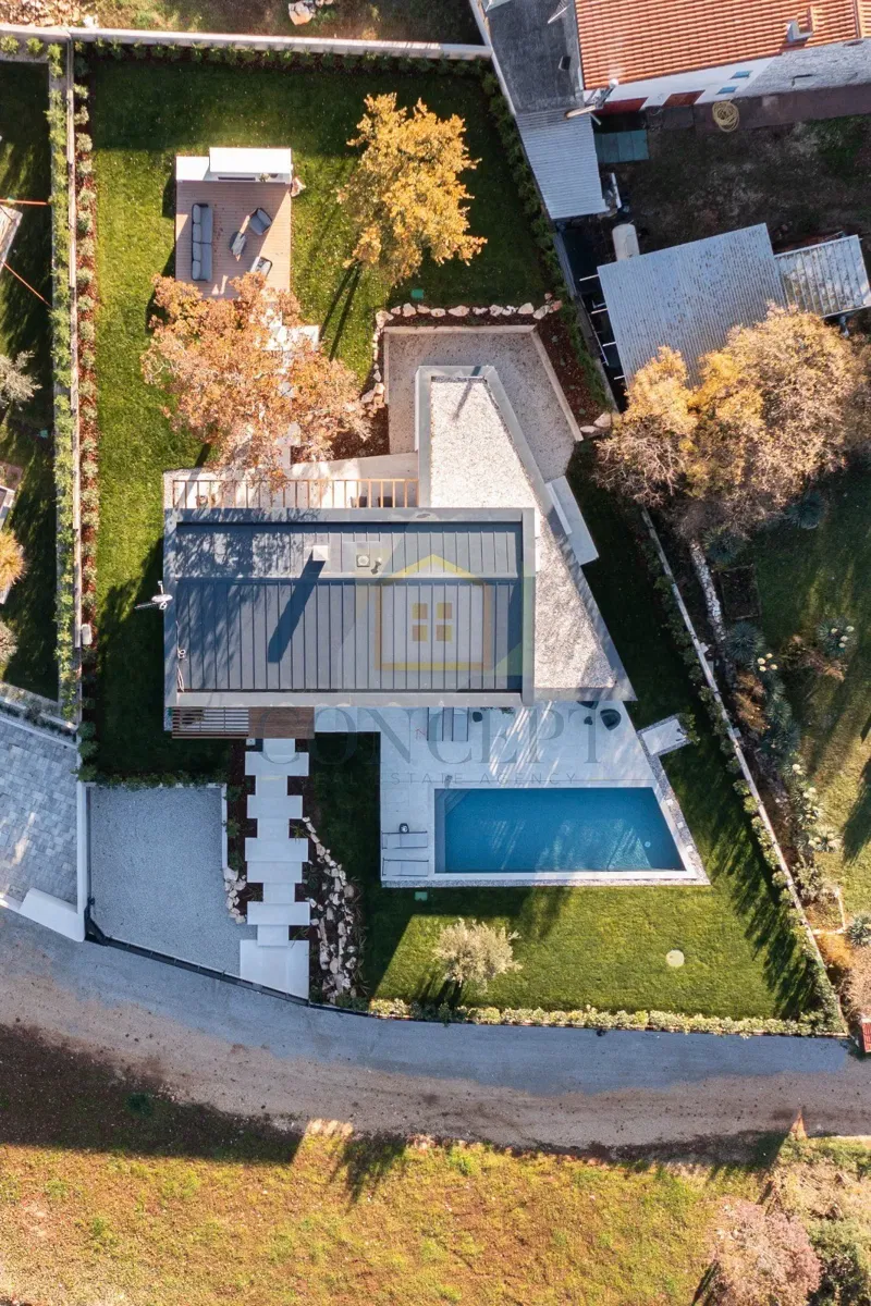Villa moderna con piscina vicino a Parenzo e Orsera – 4 km dal mare! – 2