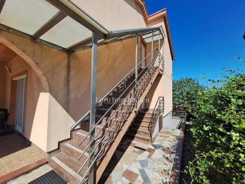 Casa indipendente con 2 appartamenti – zona Malinska – 3