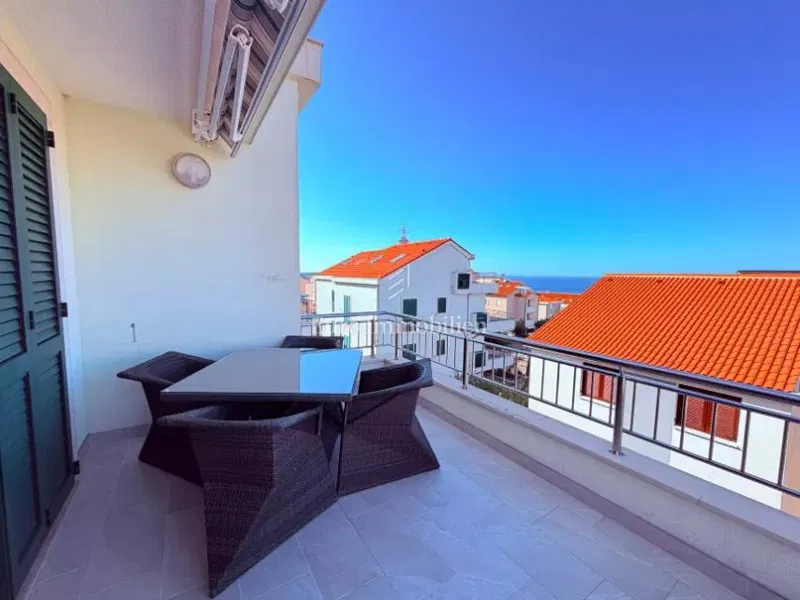 Novalja – Apartment mit Meerblick, 450 m vom Strand