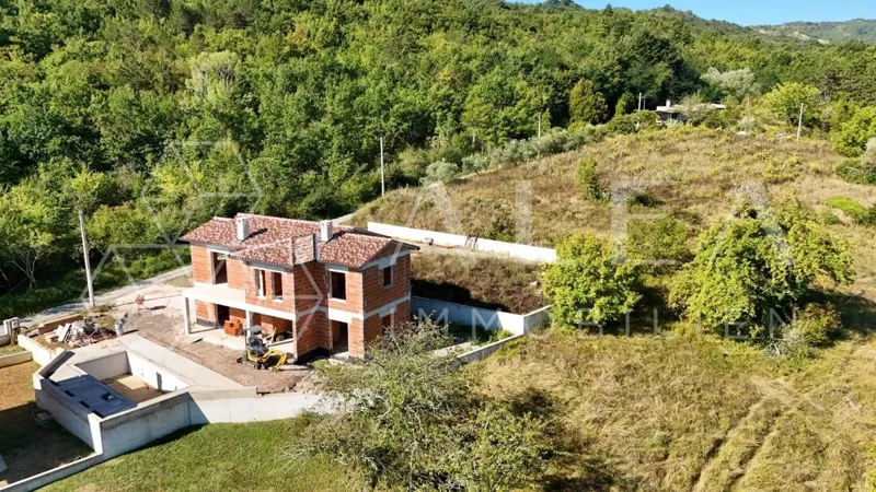 MODERNES NEUBAUHAUS MIT POOL – RUHIGE LAGE IN DER NÄHE VON PIĆAN