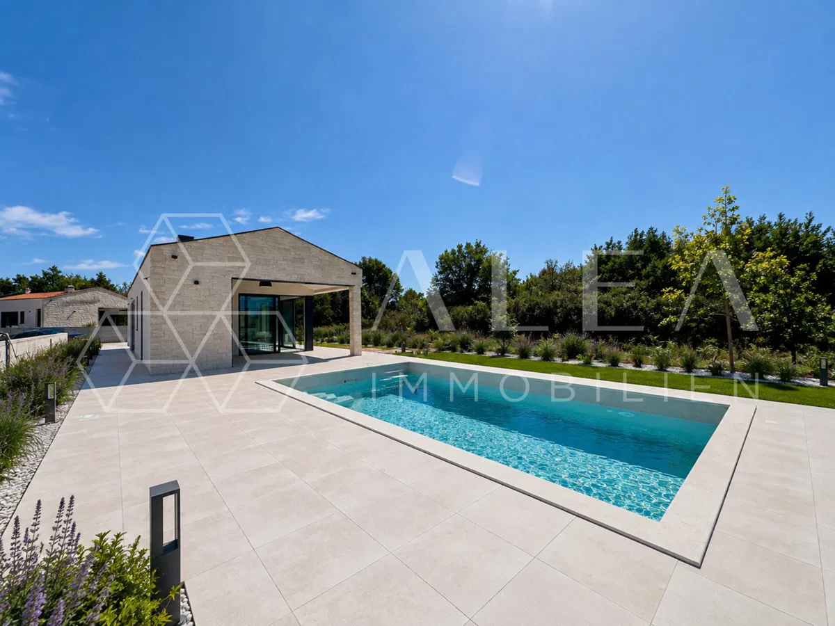 MODERNES EINFAMILIENHAUS MIT SWIMMINGPOOL UND 1.125 m² GRUNDSTÜCK – IN DER NÄHE VON LABIN