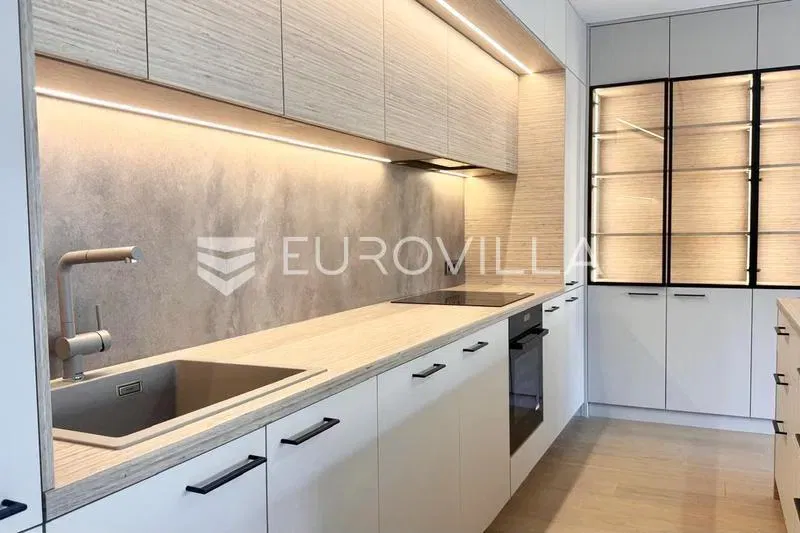 Zagreb, Kaptol, Medvedgradska, luxury three-bedroom apartment 125 m², parking – 2