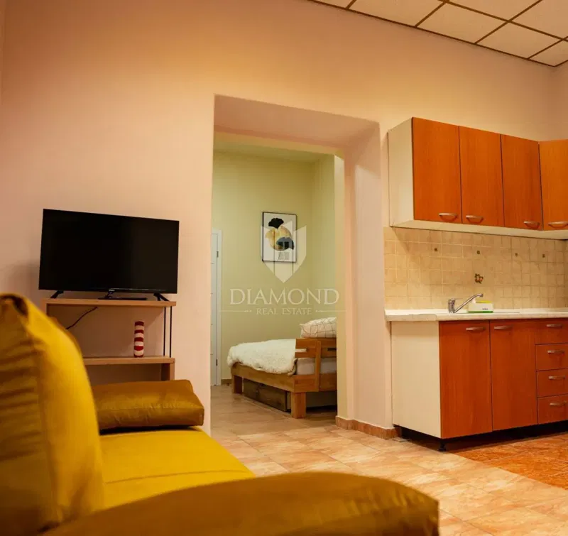 RIJEKA, CITY CENTRE – RENOVATED STUDIO APARTMENT – 3