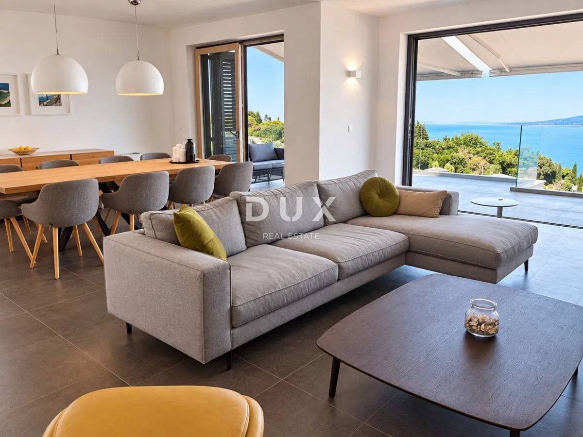Opatija, Ika, casa bifamiliare, 279 m2, piscina, vista