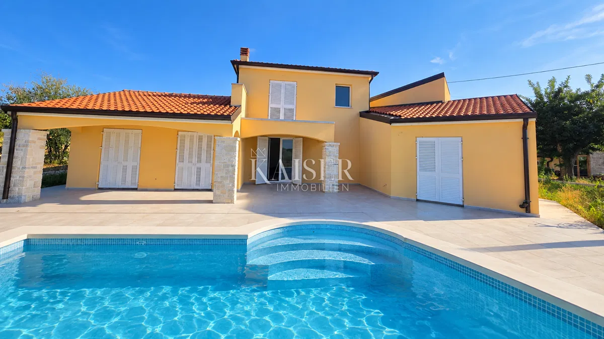 Villa Kaštel, Buje, 175m2