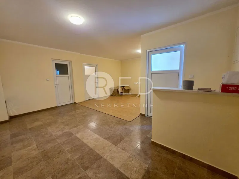 Renovirana višekatnica Prekvršje – 2