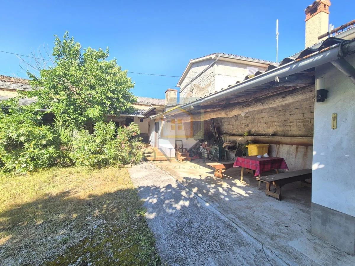 Avtentična istrska kamnita hiša v bližini Tinjana