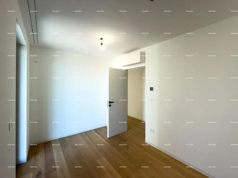 Vendita di appartamenti in edificio residenziale-commerciale con vista mare, centro di Umago! – 2