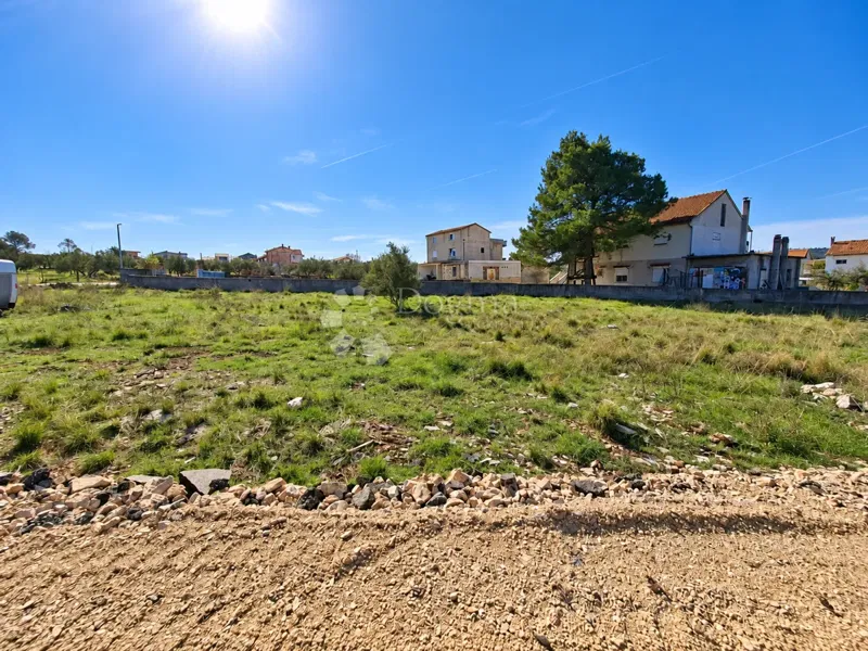 ZAZIDLJIVO ZEMLJIŠČE, 421 m2, BILICE