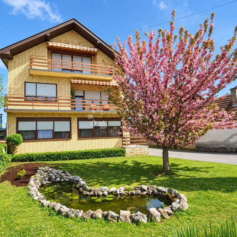3 stambene etaže, poslovni objekt 350 m² i 1.900 m² zemljišta