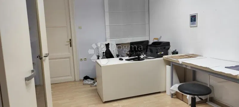Centar -poslovni prostor za ordinaciju ili kozmetički salon