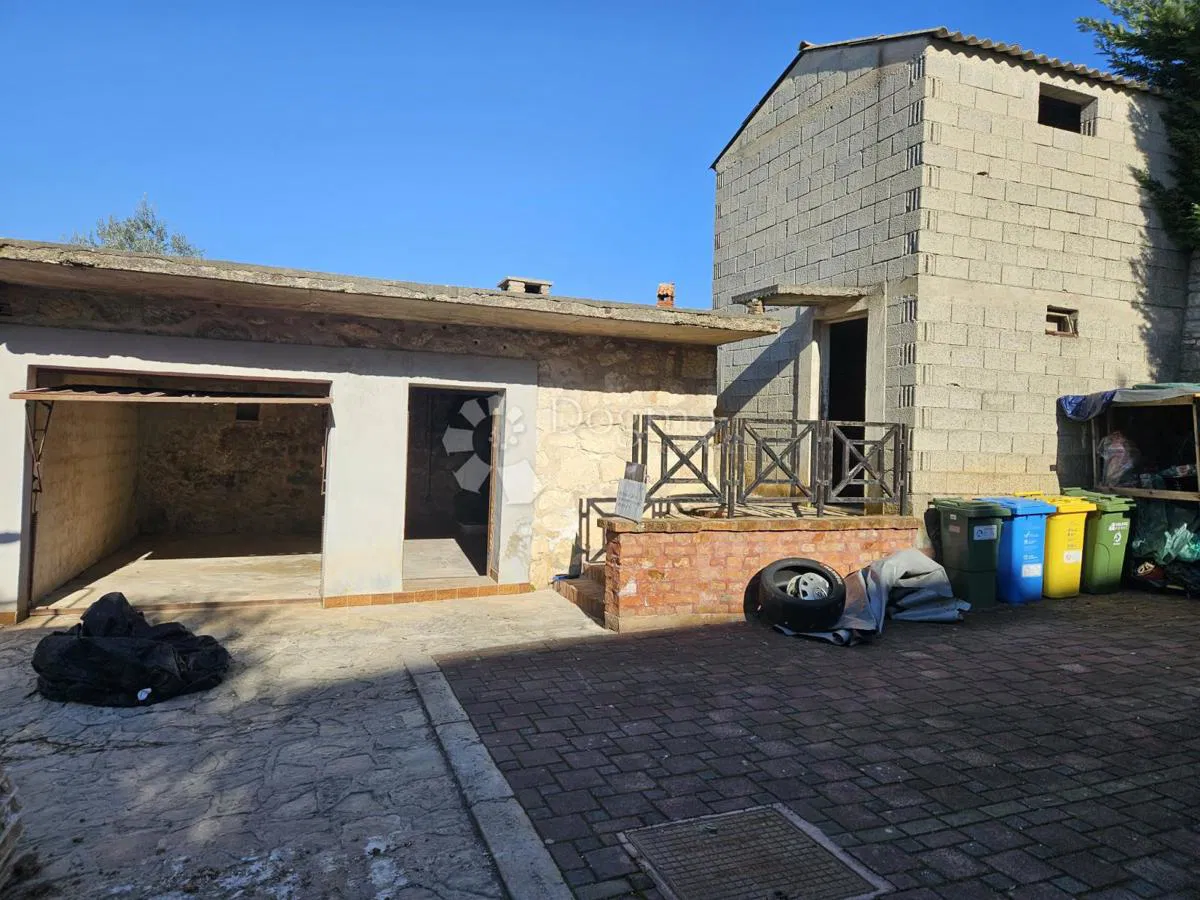 Дом Flengi, Sveti Lovreč, 844.014m2