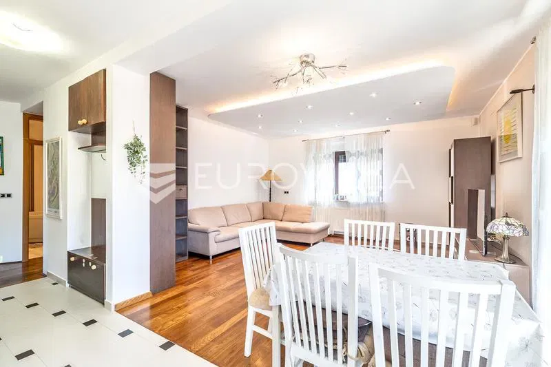 Zagreb, Radnička cesta, 2-room apartment, 85 m² – 2