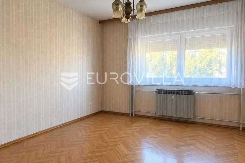 Virovitica, centar, dvosoban stan 63,02 m², renovacija