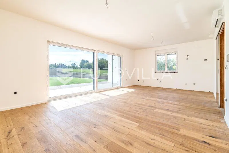 Zagreb, Rakitje, luksuzna urbana vila 240 m²