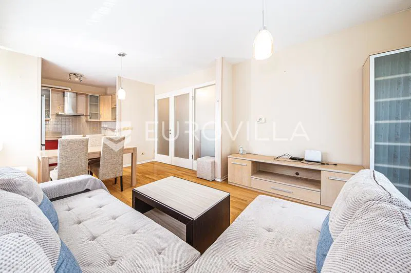 Sveta Nedelja, Hoto Vile, predivan trosoban stan 95 m² garaža
