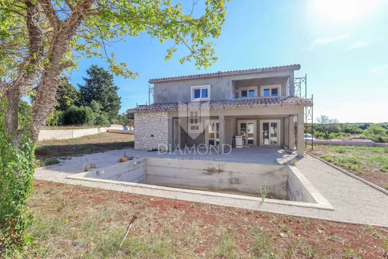 Svetvinčenat, okolica, istrska moderna vila z bazenom