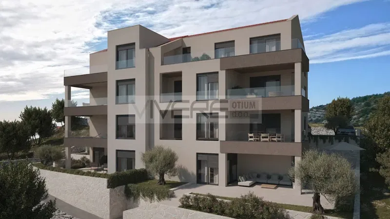 Apartman A1 u prizemlju s tri spavaće sobe, pogledom na more i privatnim bazenom