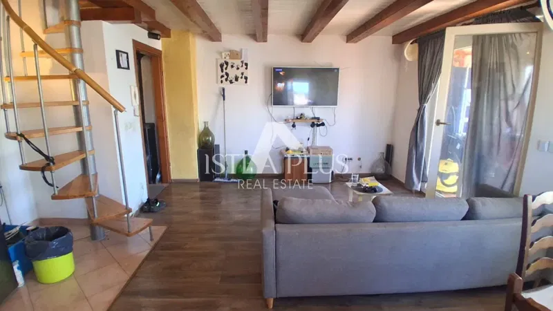 Poreč, 7km - Wohnung 1. Stock 61m2 + Galerie 17m2, 3 Schlafzimmer!!