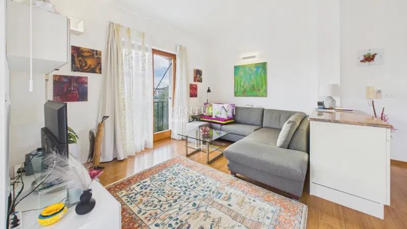 VABRIGA, ZU VERKAUFEN DREIZIMMERWOHNUNG MIT MEERBLICK